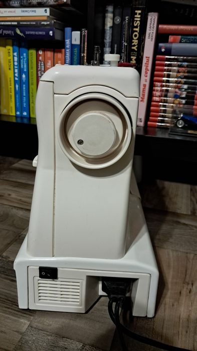 Mașină de cusut FiF