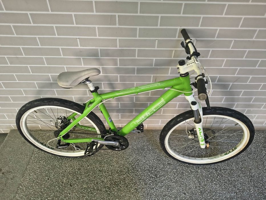 BULLS MTB – bicicletă germană, echipare Shimano, cadru din aluminiu și furcă SR Suntour XCM