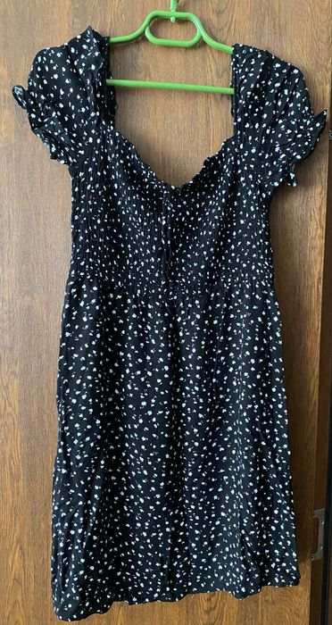 Роклите не са обличани