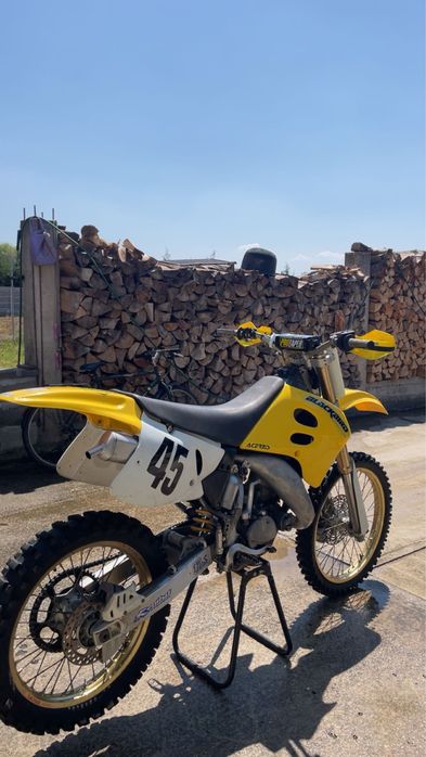 Cross Suzuki RM125