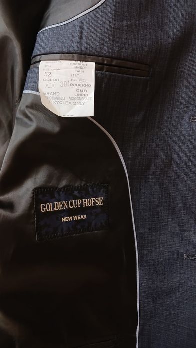 Костюм мужской .