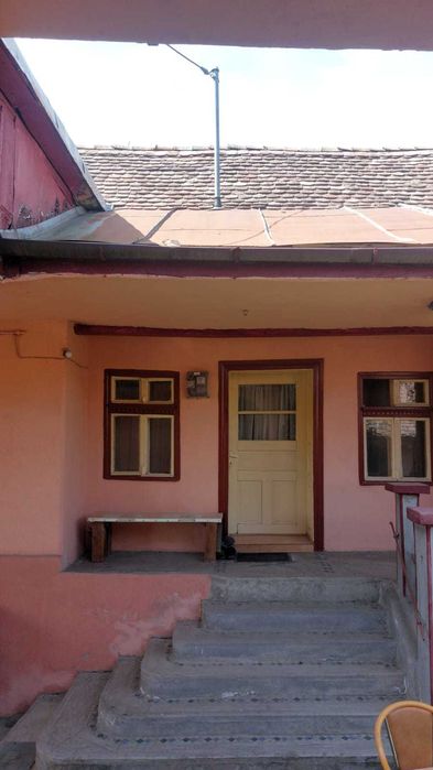casa la tara in localitate la 30 kilometri de oras