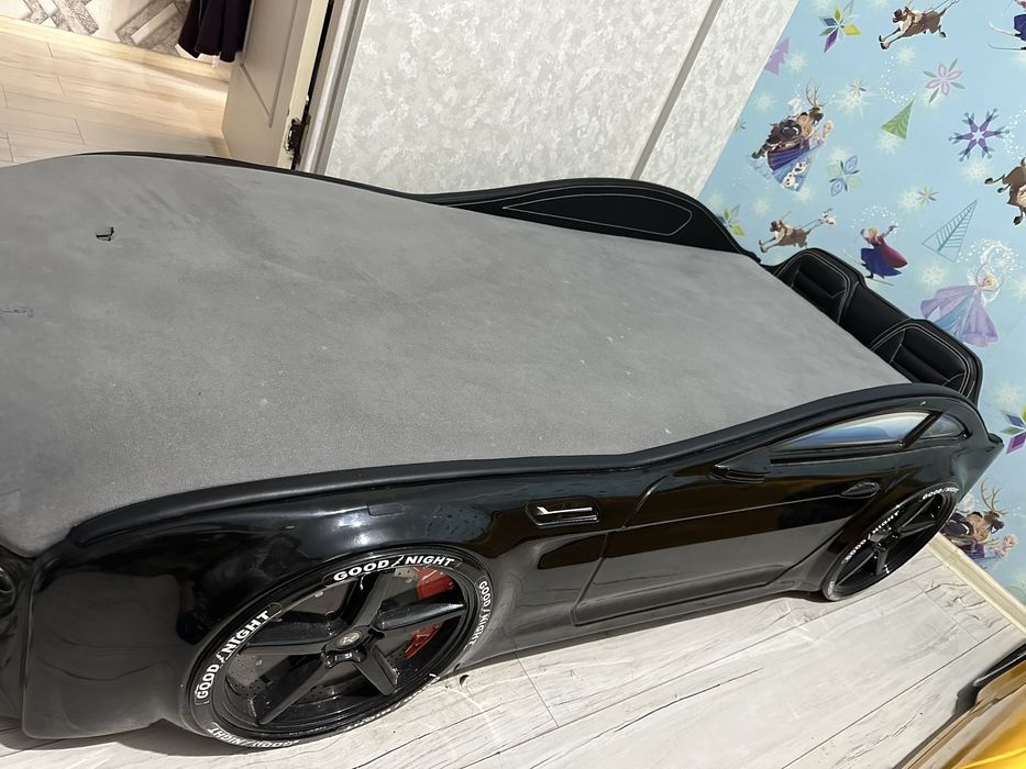 Продается детские кроватки-машинки