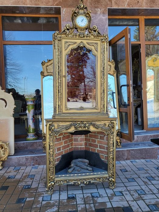 Старинна витрина/камина