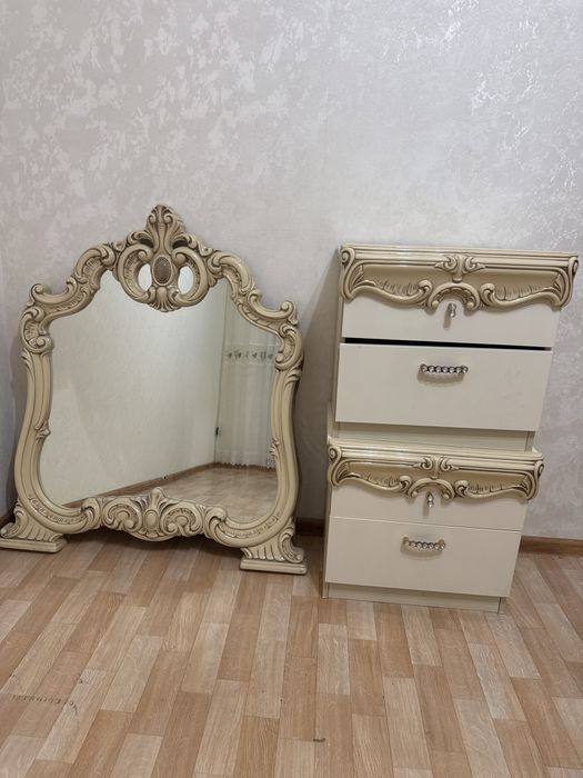 Зеркало в спальню