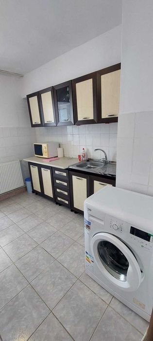 Garsonieră de închiriat .