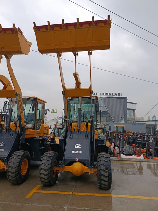 Фронтальная погрузчик