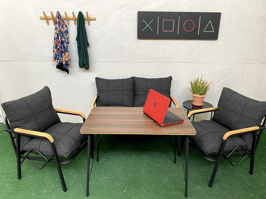 Градински комплект от 4 части - двуместно канапе, две кресла и маса