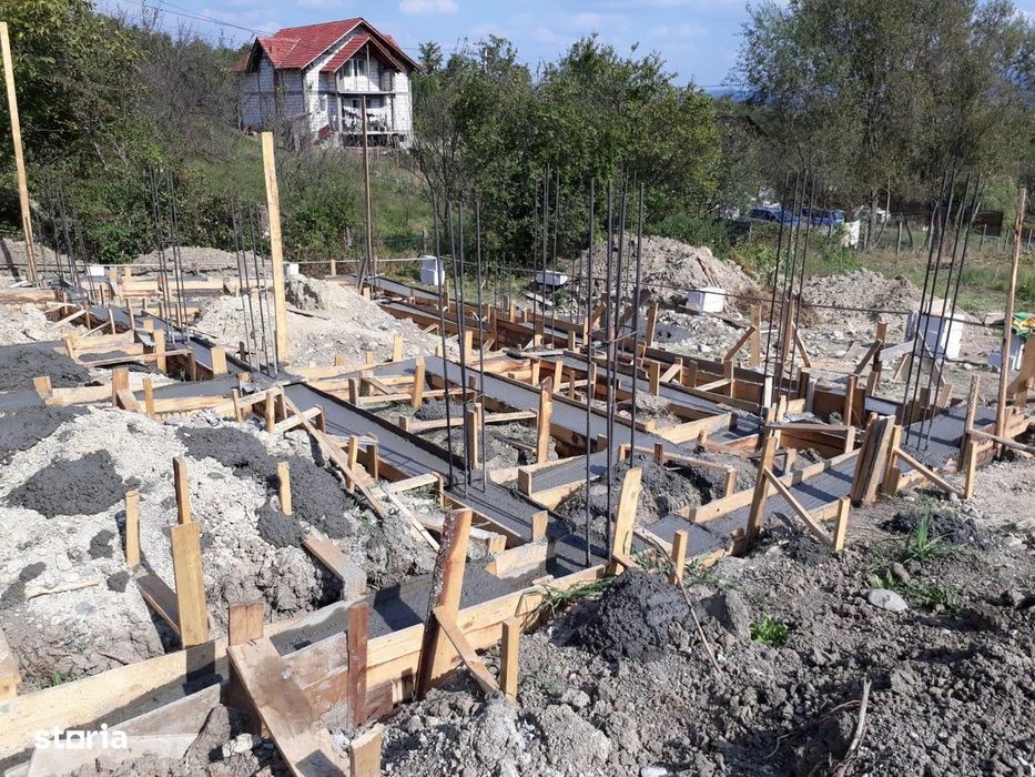 Casa Cu Teren 1200 Mp| Str. Apusului - Copacelu