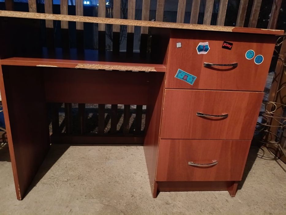 Компьютерный стол