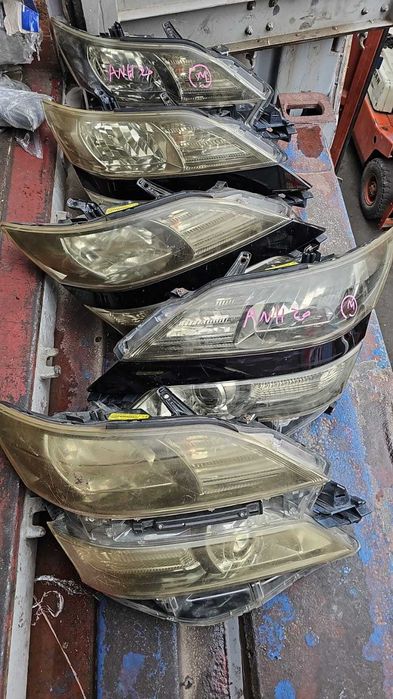 Фары на Toyota Wilfire