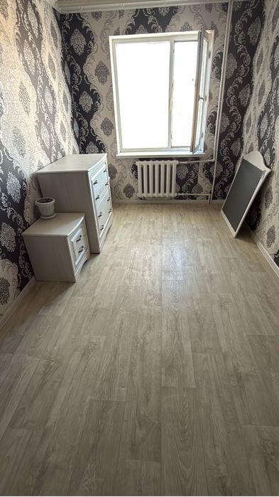 Продам комод с зеркалом