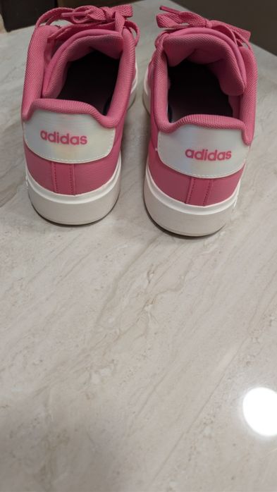 Дамски маратонки Adidas Streettalk