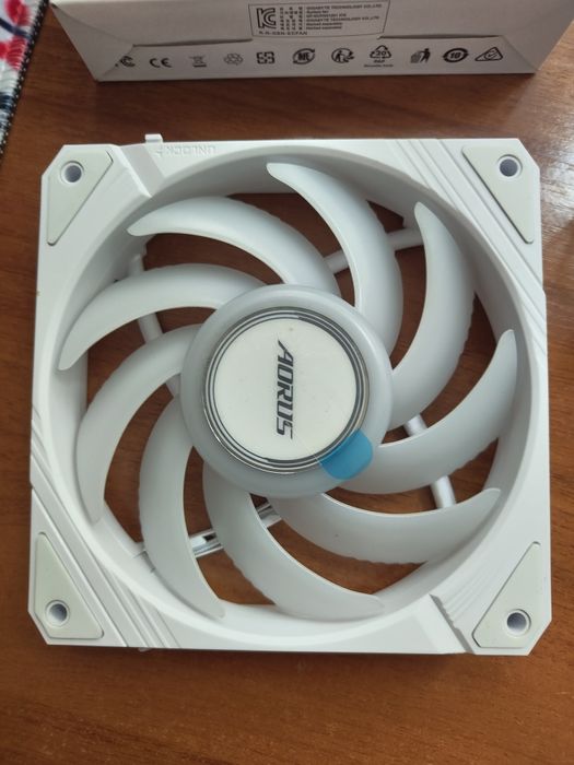 Вентилатор Gigabyte Aorus White 120mm