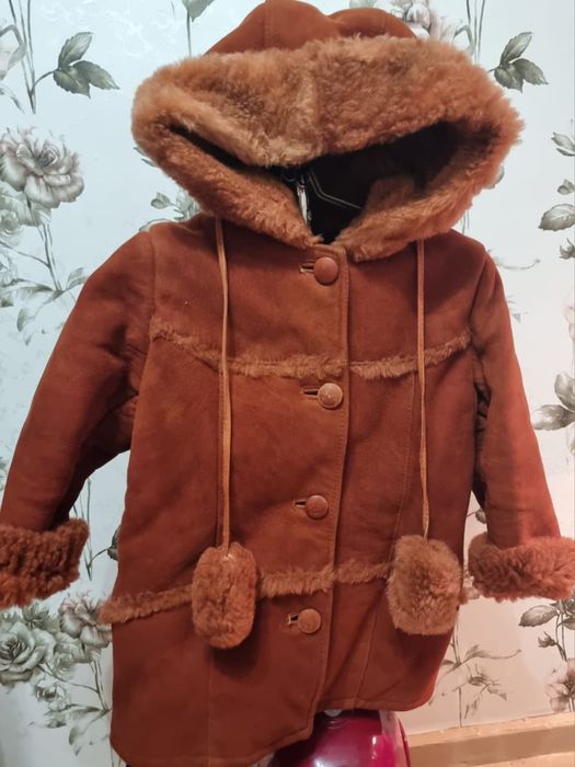 Продам детскую дубленку