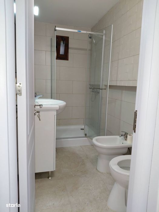 Apartament 3 camere, etaj 7, cu balcon