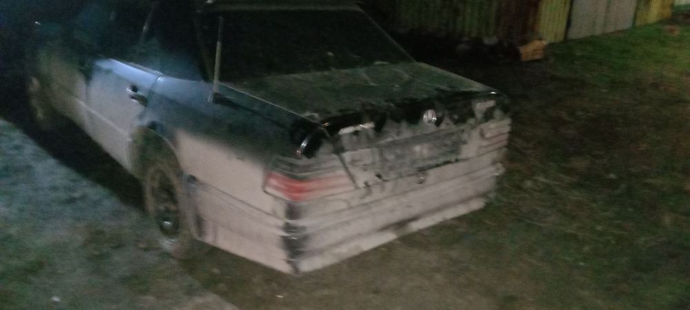 Крылья двери Мерседес 124й