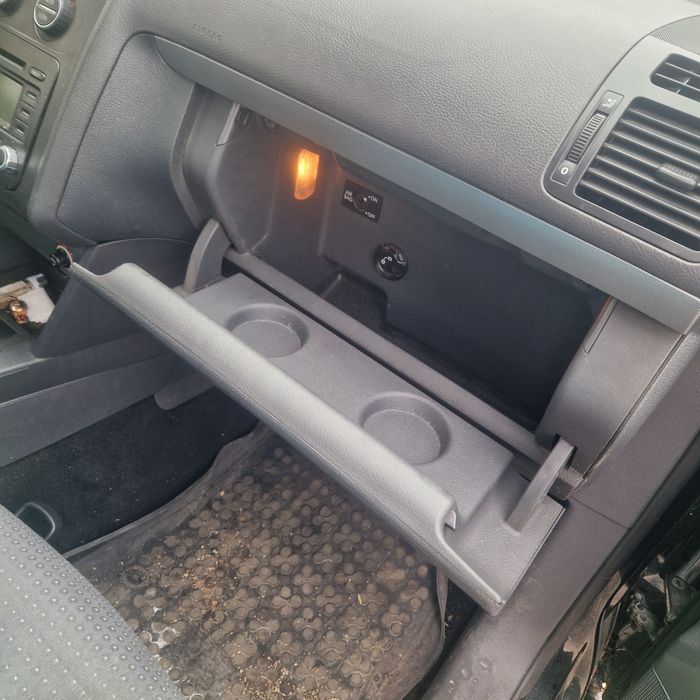 На Части Фолксваген Туран 2006г 105кс дизел