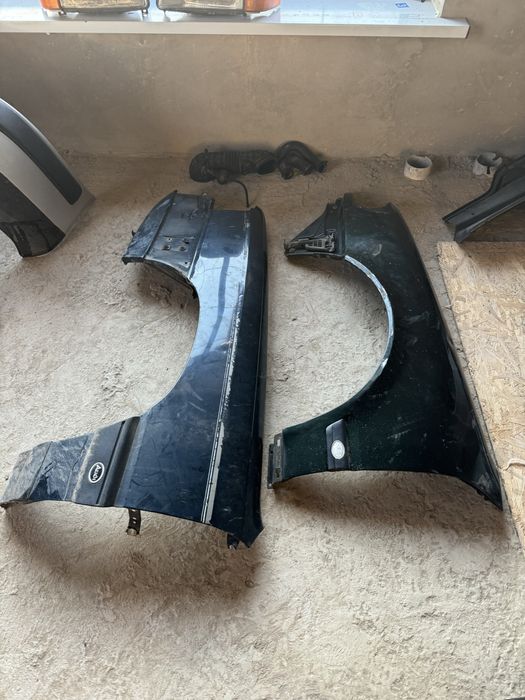 Продам на ауди 100 с4 передний крылия
