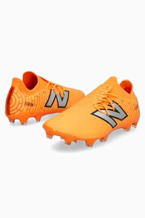 Футболни обувки/бутонки