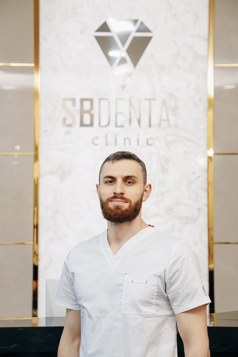 Врач стоматолог терапевт