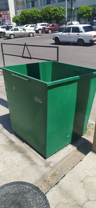 Мусорный бак контейнер