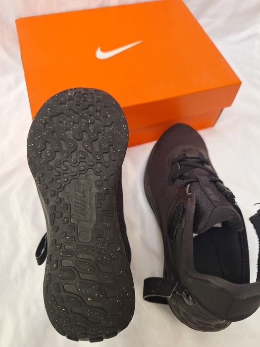 Adidasi Nike Revolution 6, marime 34