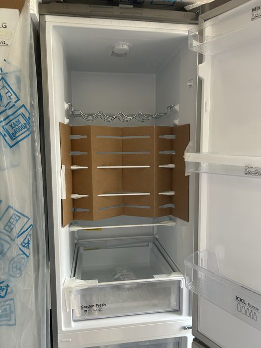 Хладилник с фризер  Arctic  386 литра 200 см , 3 шкафа