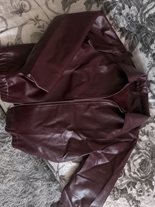 Кожанка новая продам