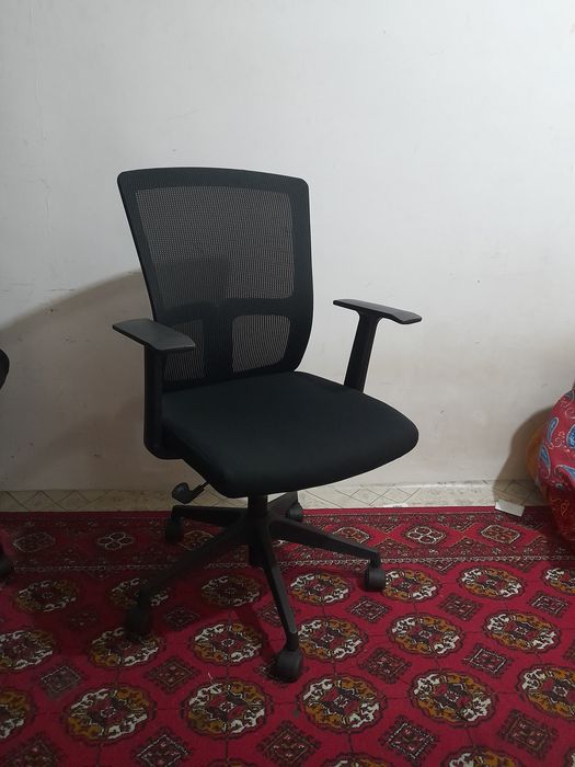 Продаются офисное кресло в хорошем состоянии.