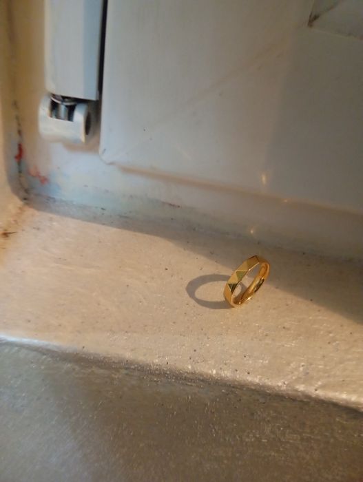 Пръстен Златен, нов и хубав