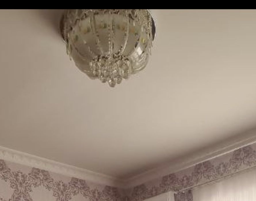 Продам б/у люстру в отличном состоянии