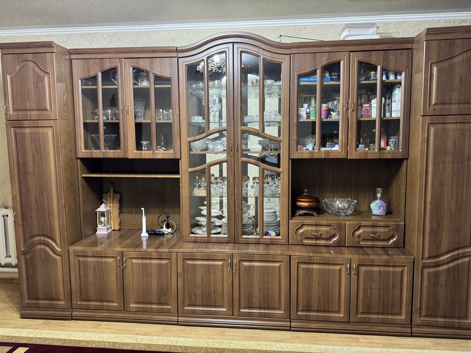 Продам Стенку 4х2.20