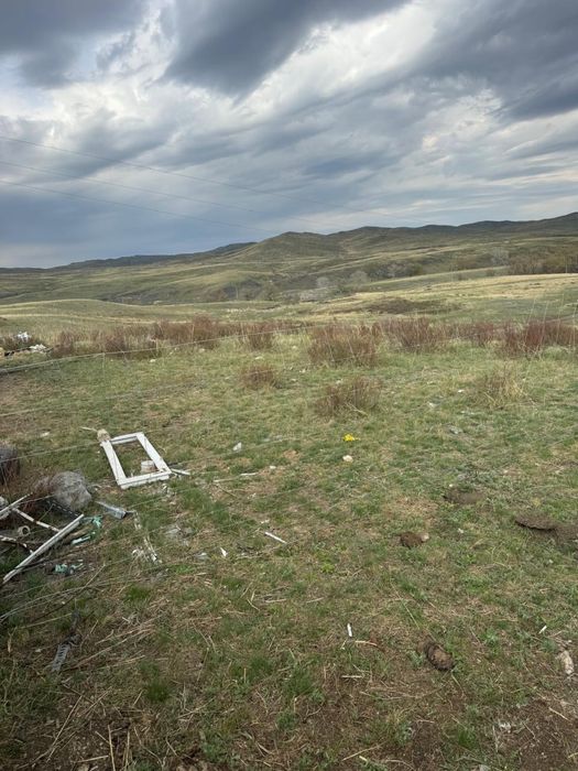 Жер қора жайымен сатылады