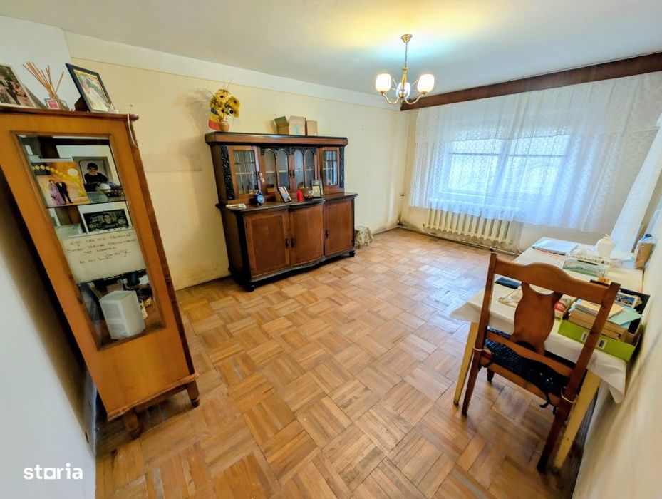 Apartament 4 camere decomandat 80mp 2 bai + balcon de renovat parter R