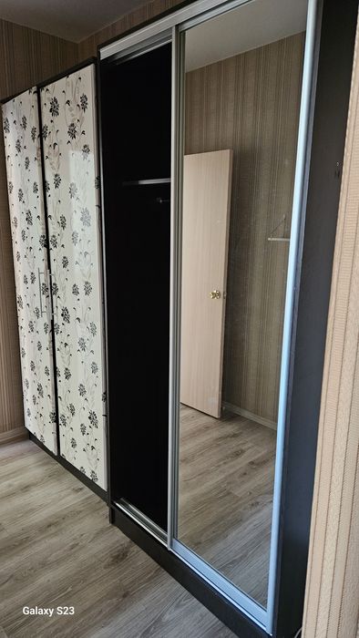 Продам  2 шкафа  в хорошем состоянии