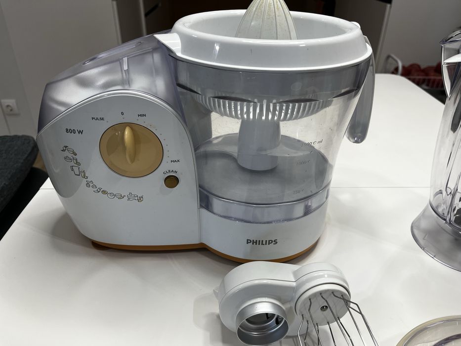 Продавам кухненски робот Philips