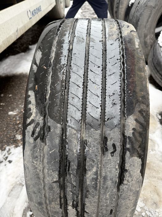 Продам болоны , шины , резина .