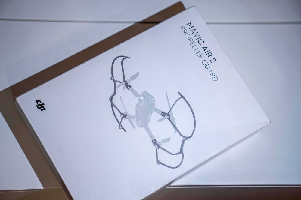 DJI AIR2S Fly More Combo + Подаръци