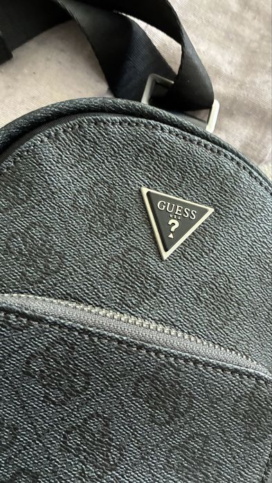 Мъжка чанта Guess