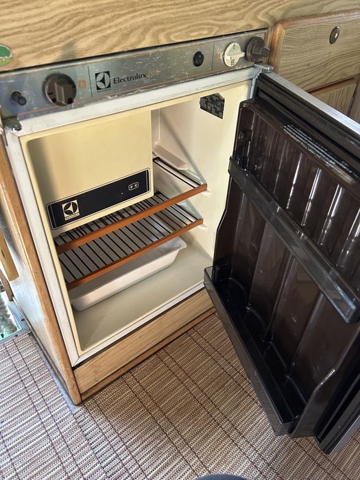 Кемпер Пежо J5