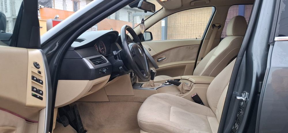 BMW 520i Benzina 170 cp an 2005 Manual 6+1 viteze