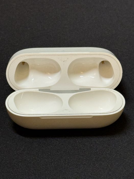 Оригинальный кейс AirPods Pro 1 / Wireless Charging Case