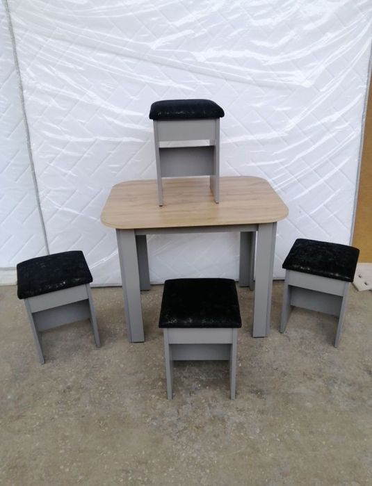 Кухонный стол и табуретки 4