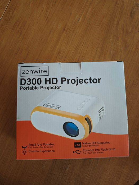 Мини проектор Zenwire D300 – нов, неизползван, с кутия и дистанционно