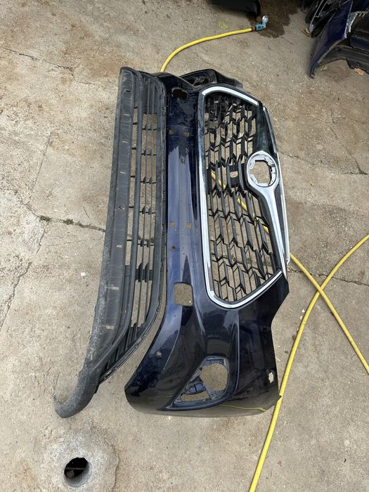 Bară față.grilă radiator Toyota Hyghlander.cod:53101-oe330.