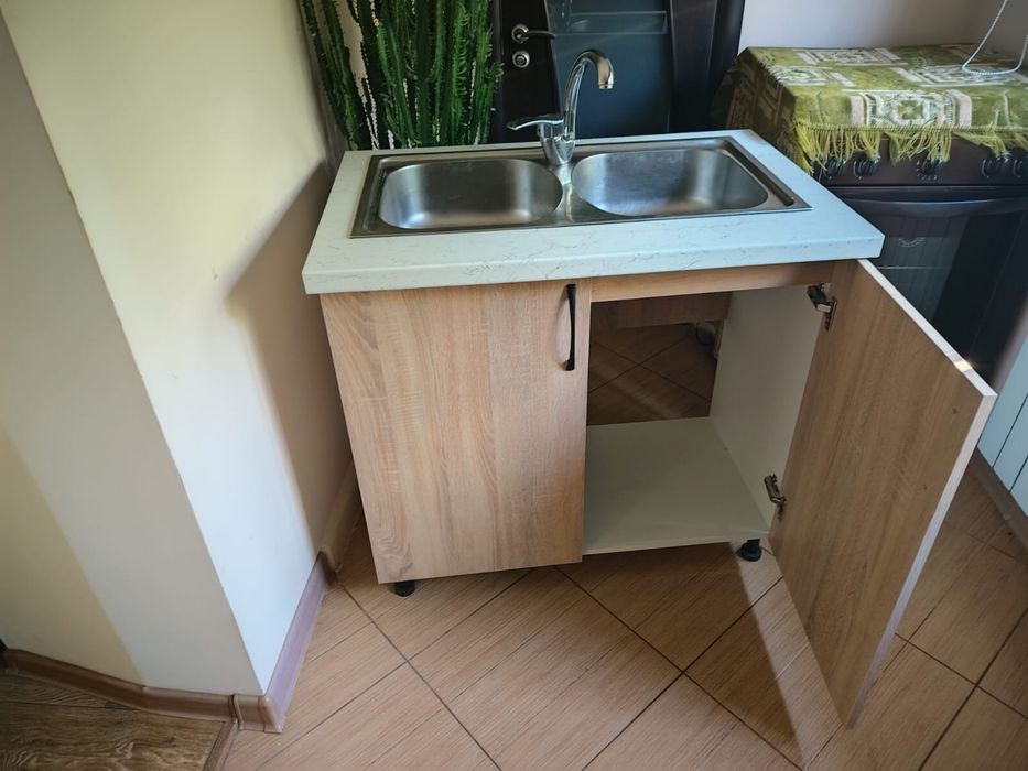 Продам кухонную тумбу мойку