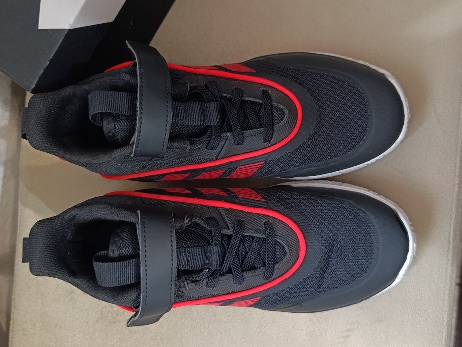 Маратонки Adidas НОВИ