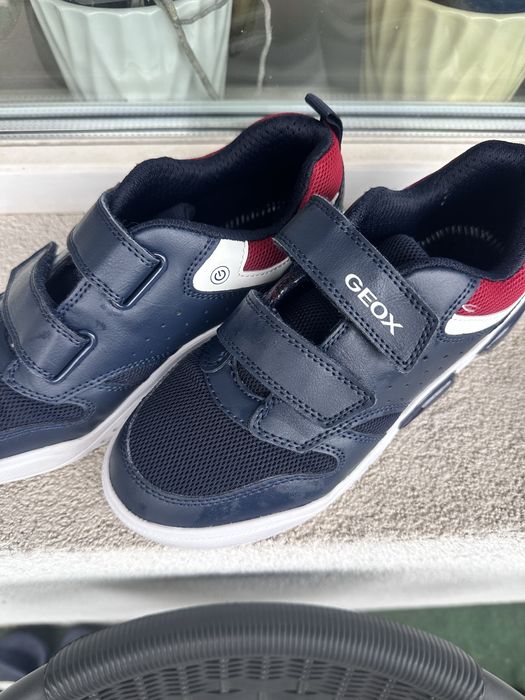 Маратонки nike /geox