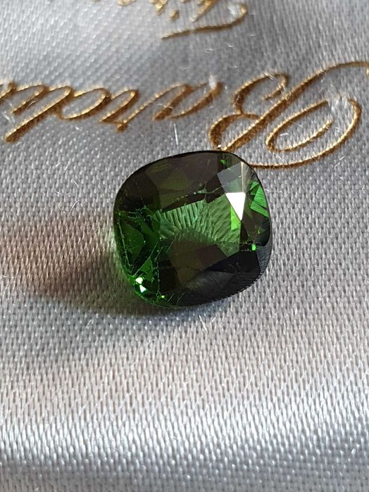 Pietre pretioase - Turmalina naturala verde 2.25ct